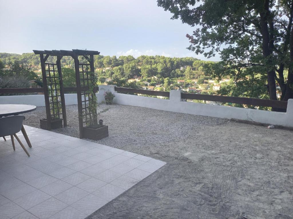 Appartement Vue magnifique, jardin et petit cocon en provence 6 Lotissement le Clos des Pins 13124 Peypin