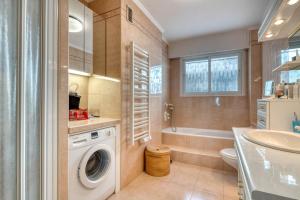 Vue mer et Monaco 2 Pièces + Studio Indépendant PKG et Piscine