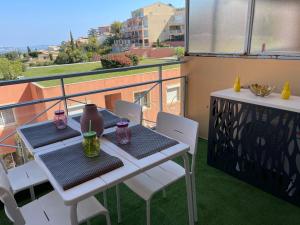 Appartement Vue mer et sur la baie de Cannes Randonnées pédestres et VTT 1 Boulevard Eugène de Quay 06590 Théoule-sur-Mer Provence-Alpes-Côte d\'Azur