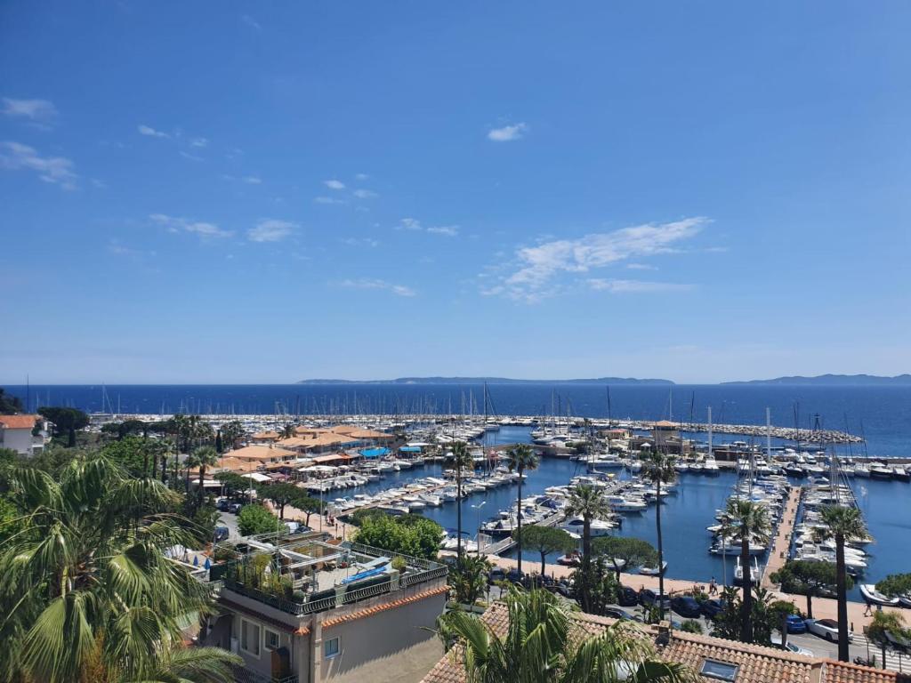 Vue mer exceptionnelle 60 Avenue du Général de Gaulle - Port Résidence, 83980 Le Lavandou