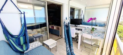 Vue mer panoramique devant la plage au calme!