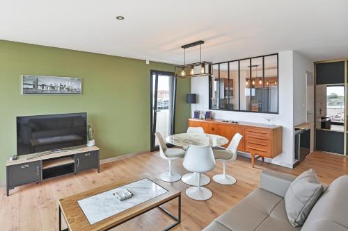 Vue mer situation idéale option garage fermé privé