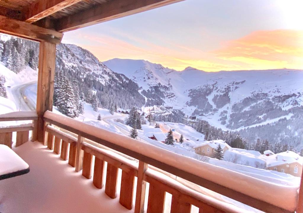 Appartement Vue panoramique sur les montagnes plein Sud - T2 Skis aux pieds, Piscine, Jacuzzi Les Portes du Grand Massif - Résidence du Golf, lieu dit les gérats, FLAINE 74300 Flaine