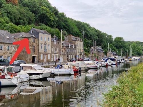 Vue sur le port de Dinan