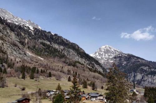 Appartement Appartement vue sur les montagnes Suisses Avenue de la Gare Vallorcine