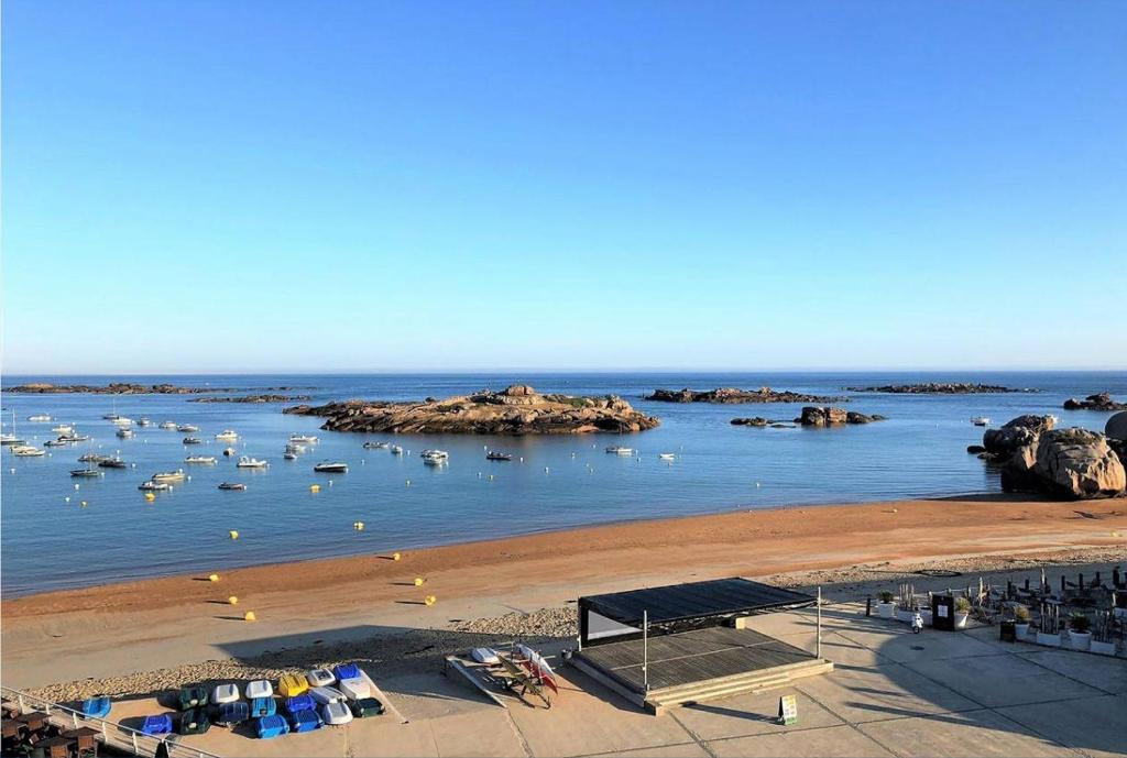 Vue sur mer et sur la plage de Pleneuf Val Andre 22370 Pléneuf-Val-André