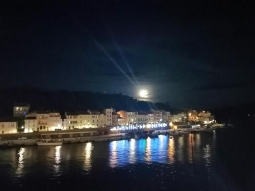 Vue sur Mer! Levers de lune et soleil en direct!