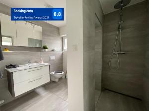 W1 - Kontaktloser 24h CHECK IN, W-LAN, Netflix, Parkplatz, Küche, Boxspring-Bett