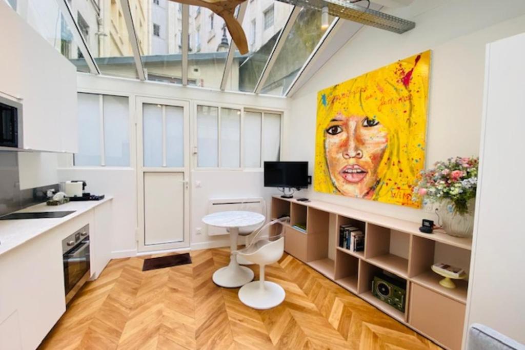 Appartement Warm 18m ideal for couple in Paris 56 Rue Henri Barbusse 75005 Paris