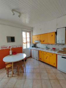 Appartement Warm accommodation \ 4 Avenue du Quinzième Corps 83400 Hyères Provence-Alpes-Côte d\'Azur
