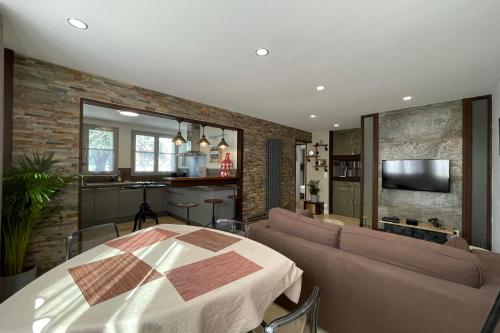 Warm apartment - a real coup de coeur in the Hyper Centre of Tours!