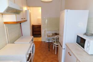 Warm Studio Residence \