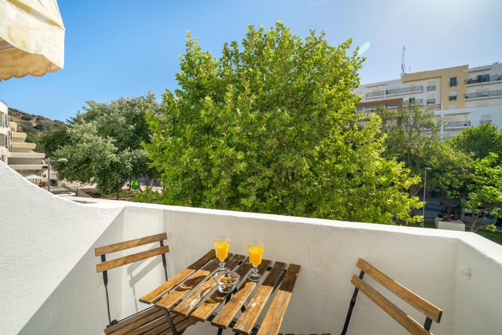 Warm Yellow Apartamentos Ribeira Park Avenida da Liberdade 121, Apt. nº 203, 2º andar, 8200-001 Albufeira