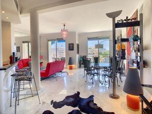 Wdf 2 bedrooms locate at the tip of the Croisette