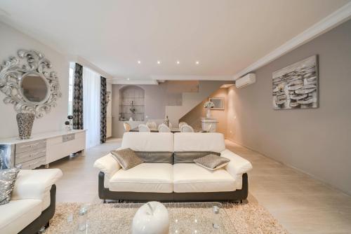 Wdf 6 bedrooms heart of Cannes!!