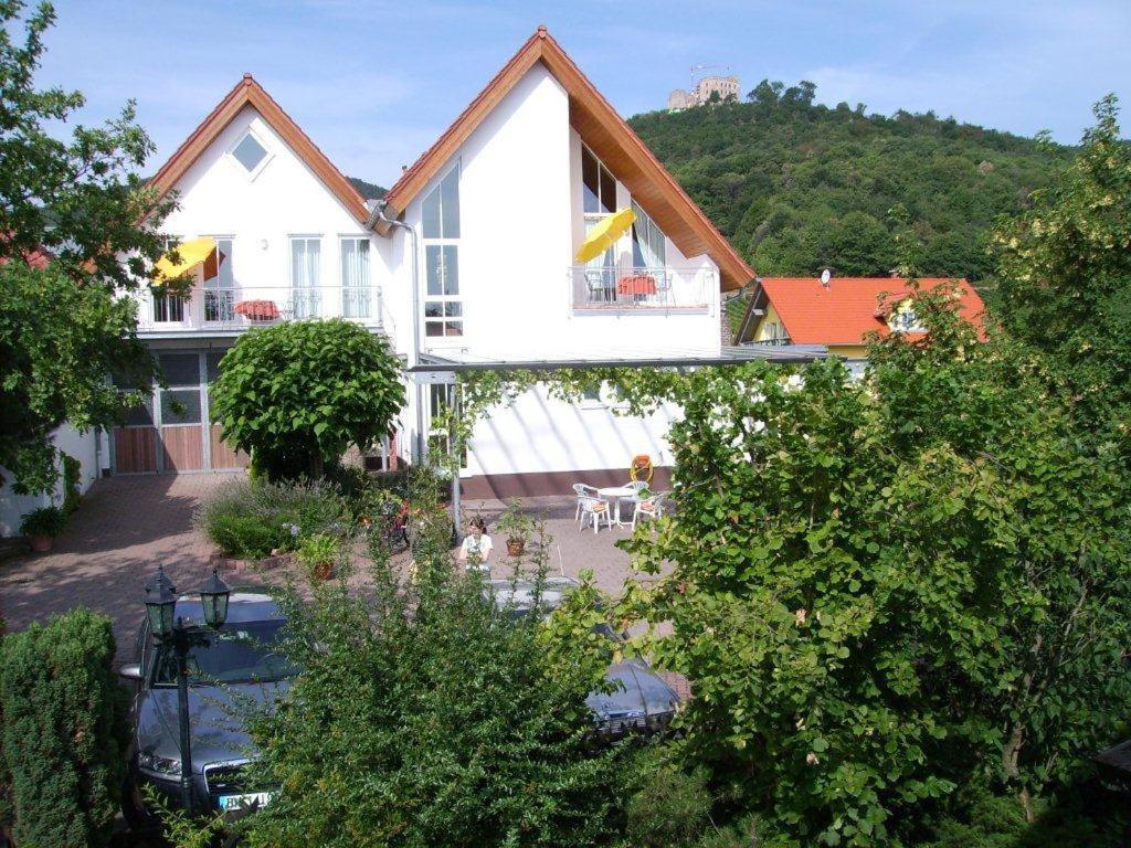 Weingut & Ferienwohnungen Müller-Kern Andergasse 38, 67434 Neustadt an der Weinstraße
