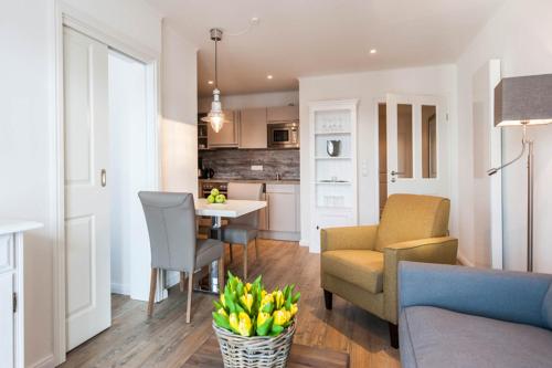 Weisse Villa Apartment 2 4 Estelles Beachhouse