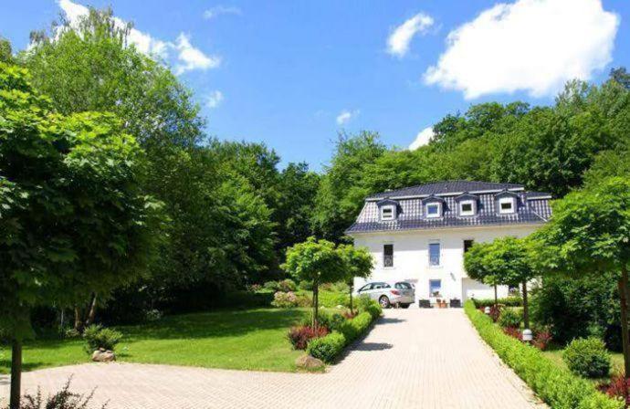 Weisses-Haus-am-Kurpark-Fewo-Waldblick Brinkstraße 54, 06485 Quedlinbourg