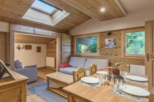 welcoming apartment with swimming pools near the Megève ski slopes