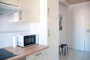 Well Equipped 40m Apartment Near Paris