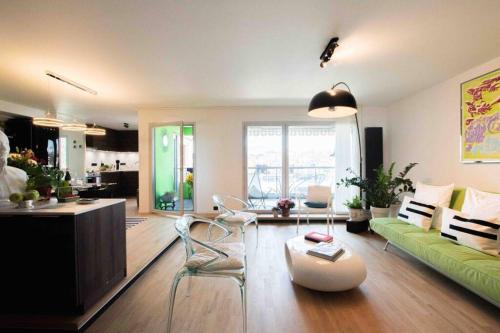 West Side - Full river view - Spacious - de Luxe