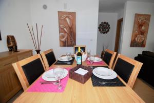 Whale - 3 bedroom apartment with free Wi-Fi and heated pool near the beach