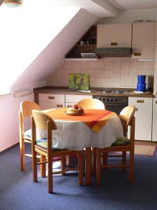 Appartement Whg 2 - Ferien auf einem Resthof Ostseestr. 21 24398 Schönhagen Schleswig-Holstein