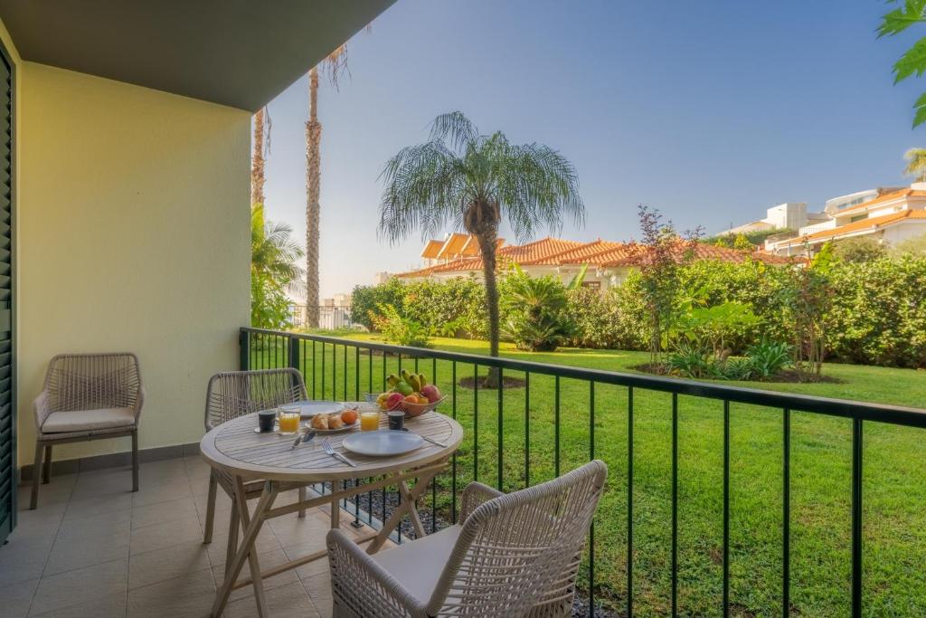 White Hill Apartment by Atlantic Holiday Rua Fundação Zino 28A, Bloco A, R/C A, 9000-120 Funchal
