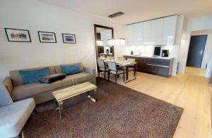 White Pearl Apartment 0.12