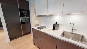 White Pearl Apartment 1.05
