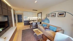 White Pearl Apartment 1.13