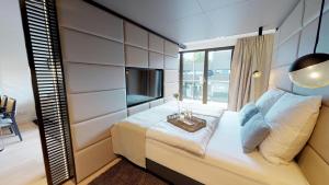 White Pearl Apartment 2.03