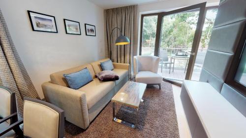 White Pearl Apartment 2.08