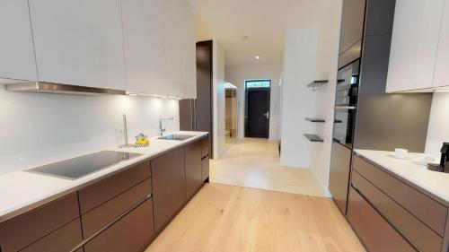 White Pearl Apartment 4.20