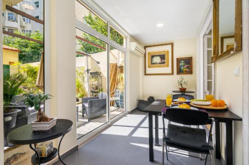 WHome | Alameda Patio Hideaway