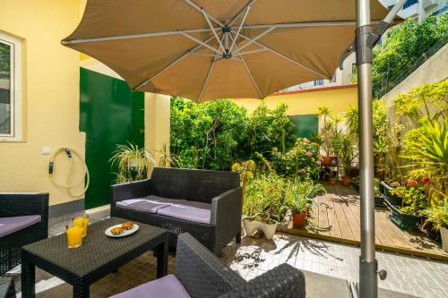 WHome | Alameda Patio Hideaway