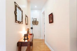 Appartement WHome Alfama Spacious 2-Bed near Feira da Ladra 32 Rua Mirante s/Cave D 1100-196 Lisbonne -1