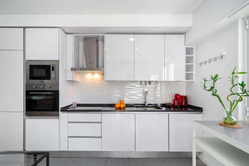 WHome Central Top Floor w/Lift & AC Great for R. Workers & Digital Nomads