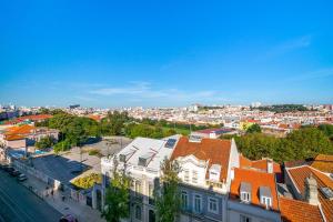 WHome Central Top Floor w/Lift & AC Great for R. Workers & Digital Nomads
