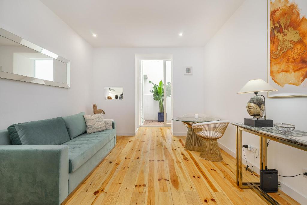 WHome Chic 1-bed w/ Patio perfect to explore Lisbon 8 Rua Estácio da Veiga RCE, 1170-089 Lisbonne