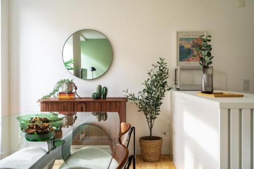 WHome Chic 2-Bed near Santos & Alcântara perfect for Families & Couples