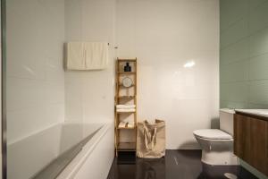 WHome Chic 2-Bed near Santos & Alcântara perfect for Families & Couples