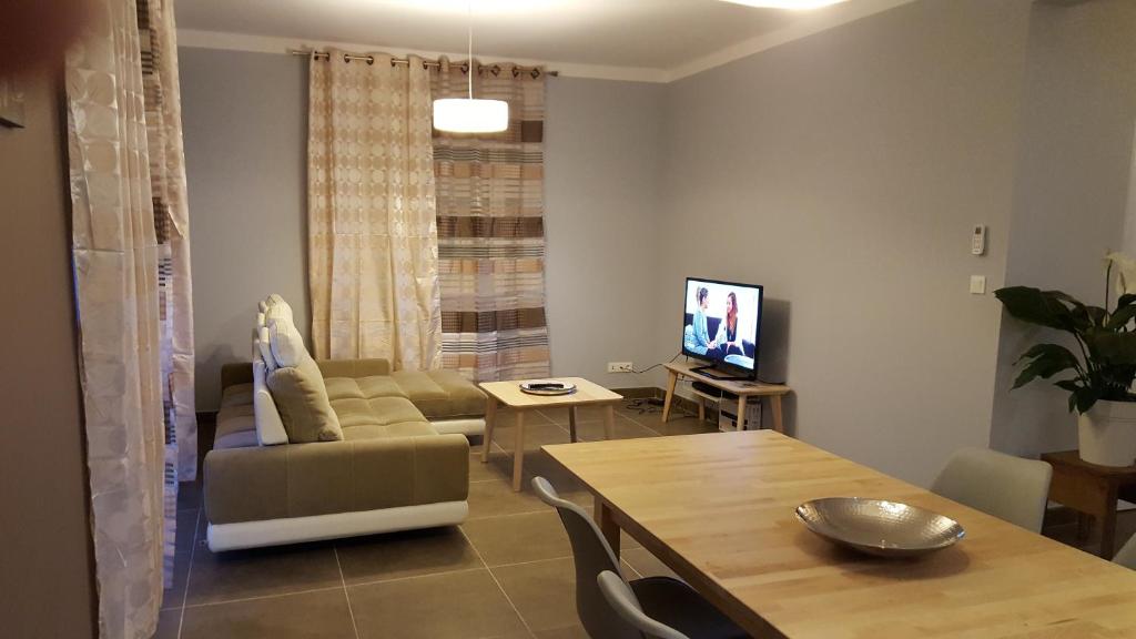 WHome | Downtown Family Apartment