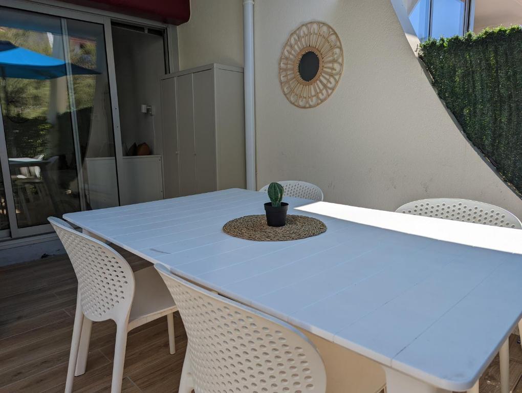 WHome Elevated Living for Remote Workers & Digital Nomads, Lift, AC & Wi-Fi
