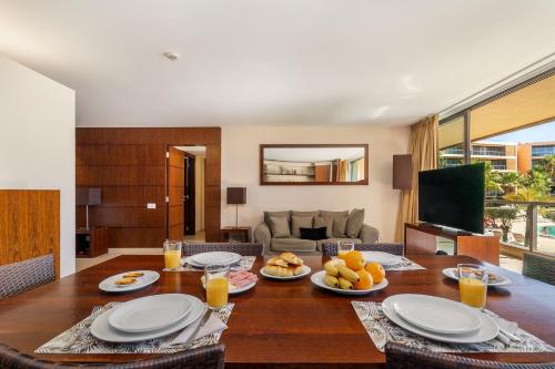 WHome Family Holidays in Salgados w S-pool & Garden
