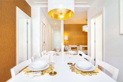 WHome | Golden Premium Apartment