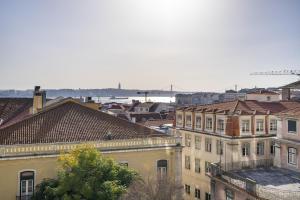 WHome Historic Centre Modern Masterpiece w River views