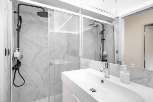 WHome Lisbon's Best Kept Secret: 2-Bed w/AC & Patio