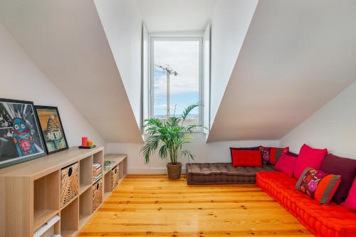 WHome Riverside View 2-Bed for Remote Workers & Digital Nomads