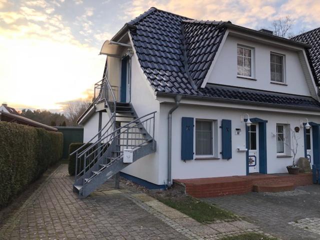 Appartement Wiesenstr_ FeWo Kirr Wiesenstr. 66 18374 Zingst